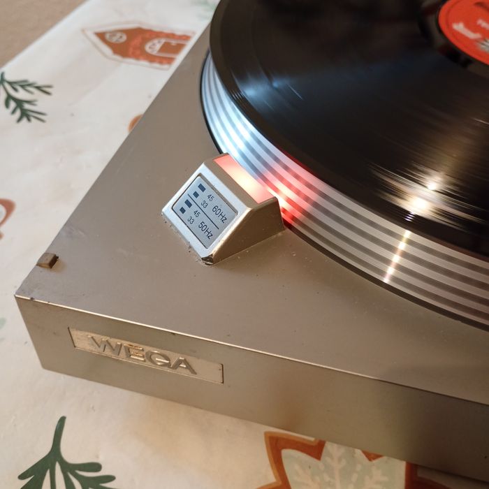 gramofon  Wega (Sony) P120 SH z napędem bezpośrednim (Direct Drive)