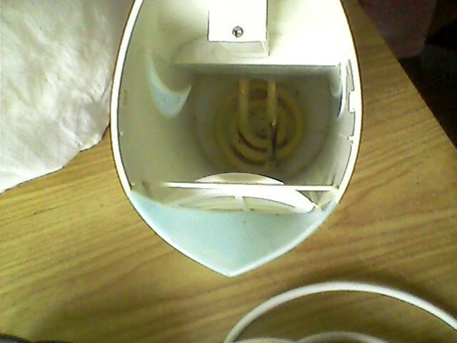 Электрочайник и контактные элементы