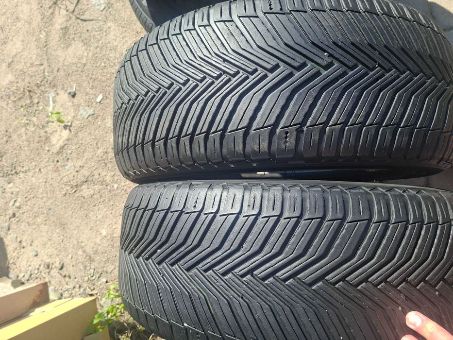 Шини Б/У 2шт 245/45 R19 102Y Michilin CrosClimate2.