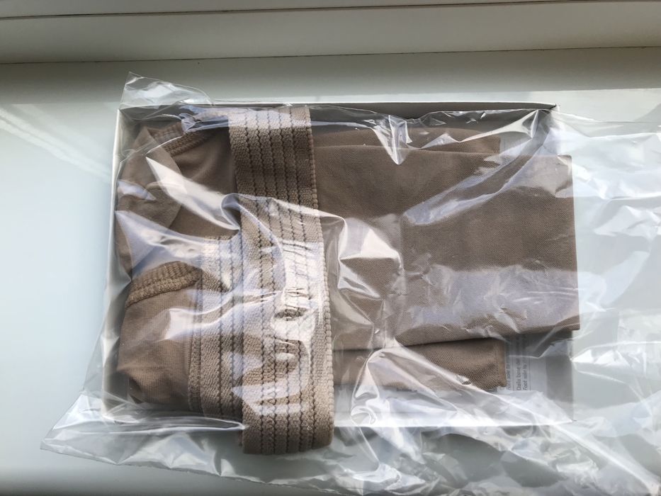 Новй компрессионный чулок с фиксацией на поясе. Правая нога.