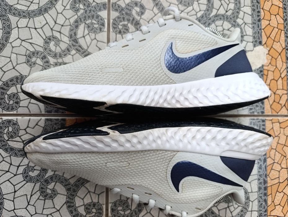 Nike 42-42.5см. чоловічі спортивні кросівки.
