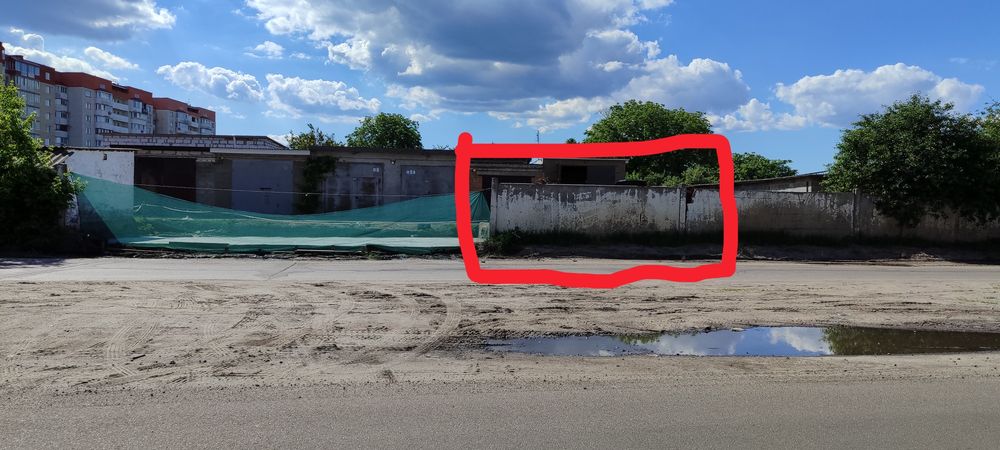 Фасадна ділянка під СТО