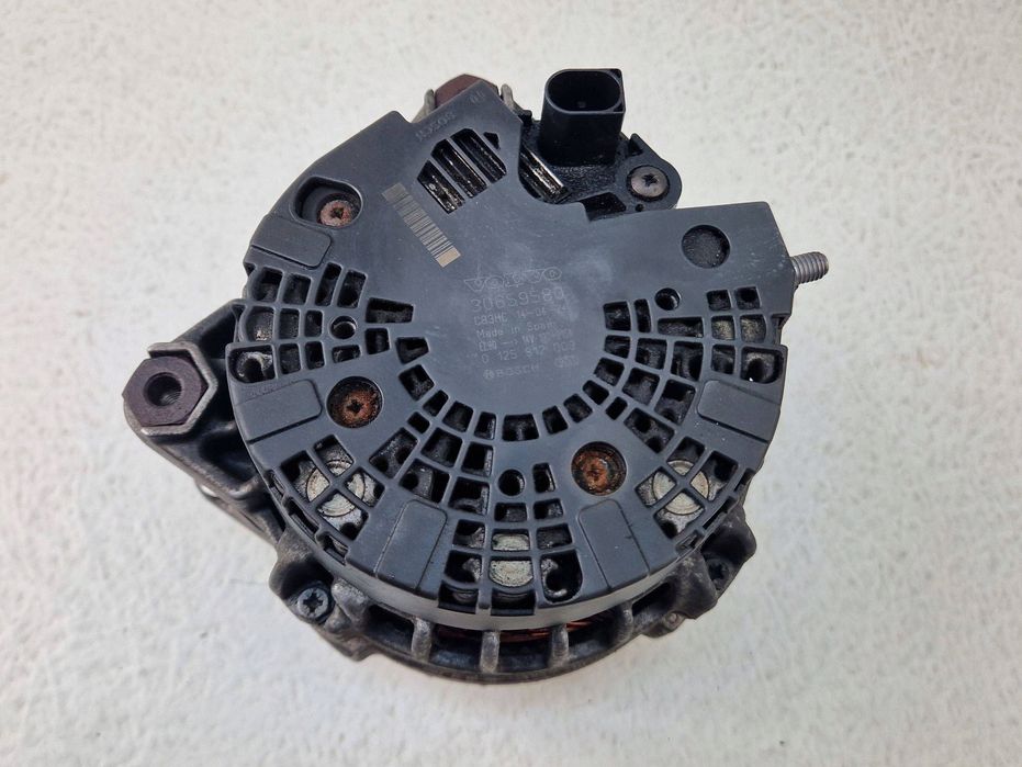 volvo v60 1 i 10-18 2.0 diesel d4204t5 alternator 100-215a 30659580