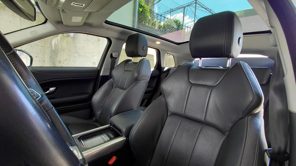 Range rover evoque