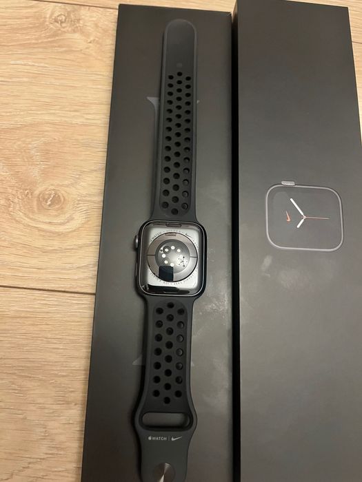 Apple Watch Nike Series 6 (GPS)