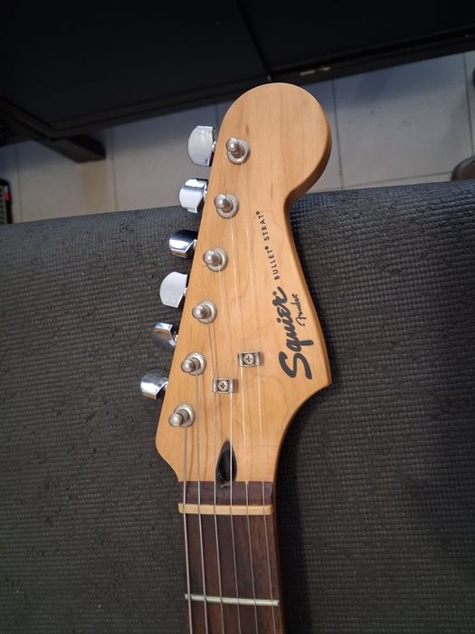 Fender  Squier Bullet Strat HSS