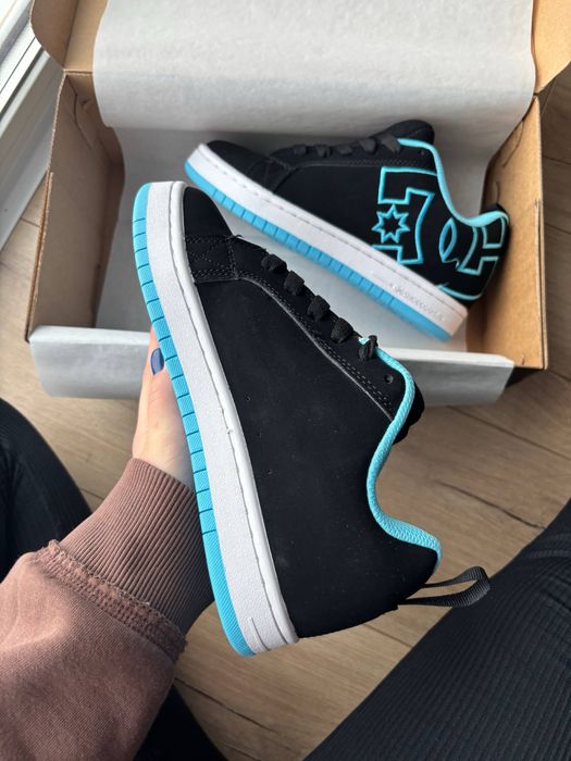 DC Court Graffik Black Blue