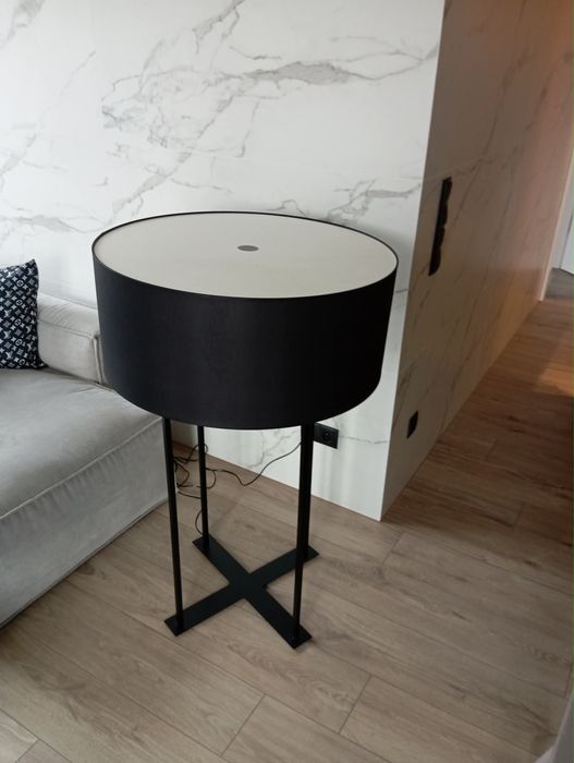 Czarna stylowa lampa stojąca Shilo Bonar Dohar – Czarno – Czarny