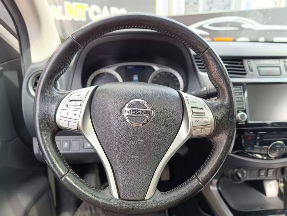 Nissan Navara 2.3 dCi CD 4WD Tekna AT