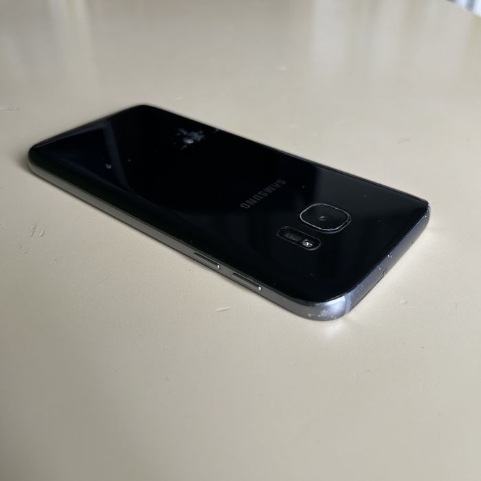 смартфон Samsung Galaxy S7
