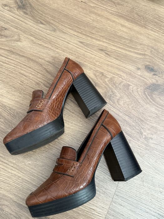 Buty mokasyny Loafersy brązowe na obcasie Mango 38