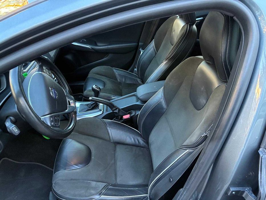 Volvo V40 2.0 D R design irrepreencivel