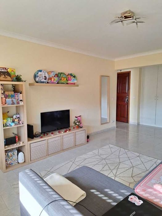 Aluga-se Apartamento T2