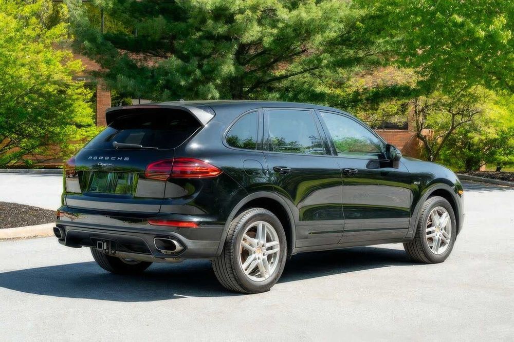 Porsche Cayenne      2016