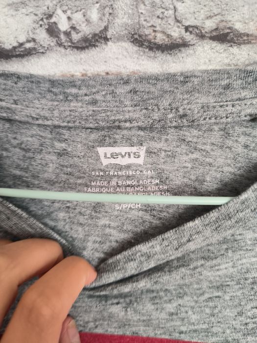 Piękny t-shirt levis