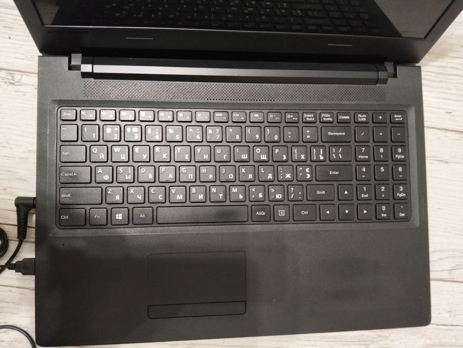 Ноутбук  Lenovo i3/8гб озу/240 sdd