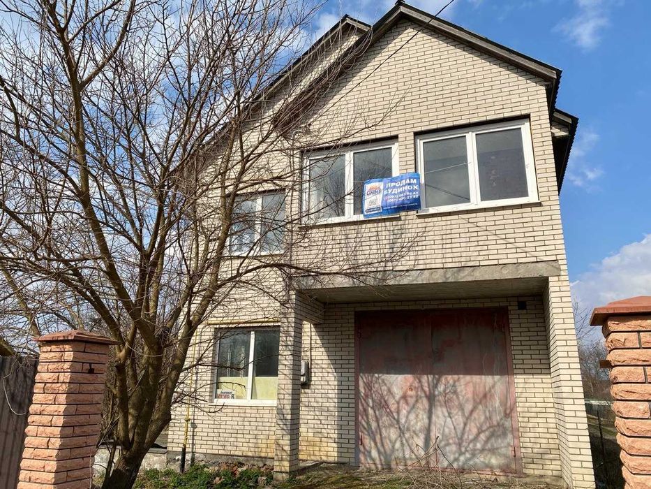 Продається 2 поверховий будинок в Літині 2342