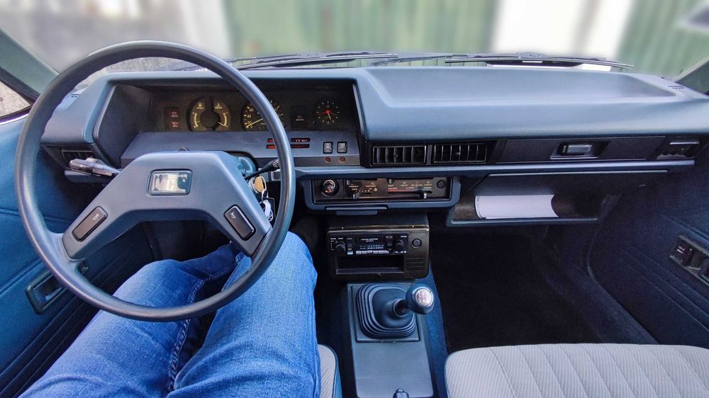 TOYOTA COROLA LIFTBACK DX COUPÉ 1.3 (KE70) Carro clássico 1981