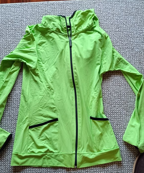 Roupa de desporto e fato banho