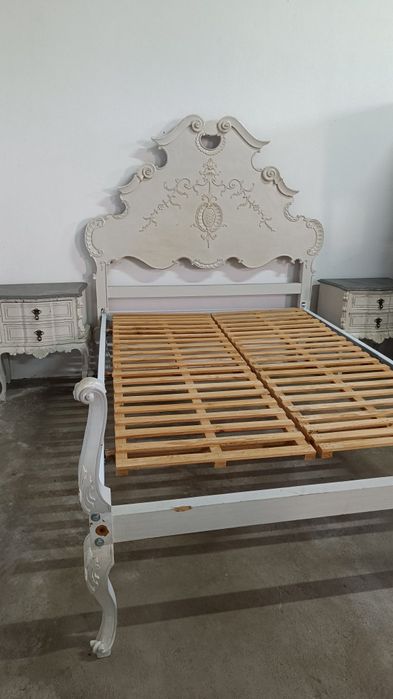 Quarto antigo a precisar de nova pintura