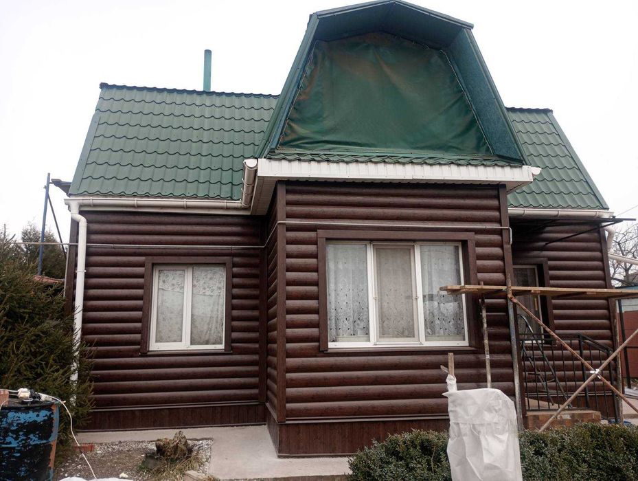Металлический блок хаус Blocke house венге, Профнастил.