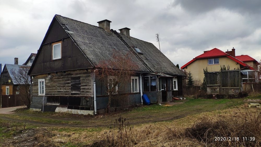Sprzedam drewniany dom. Do rozbiórki. Możliwość usługi przeniesienia.
