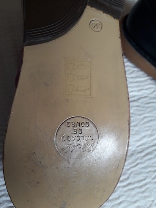 Sandálias de menina em pele cor de rosa