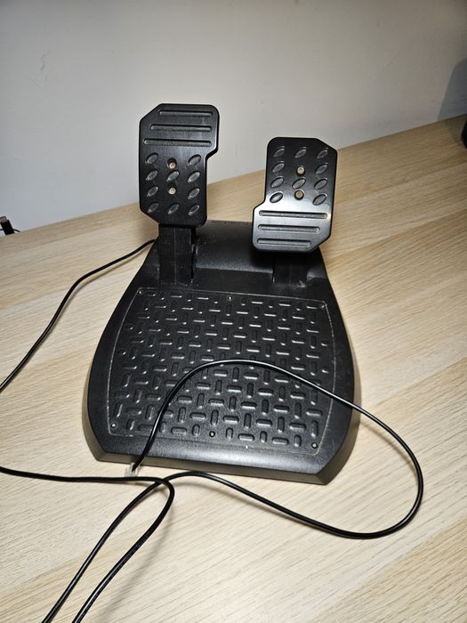 Xbox 360 slim + volante trustmaster