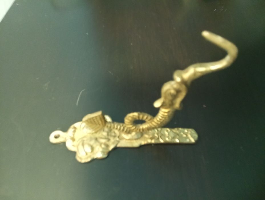 Gancho de parede em bronze - cavalo marinho - vintage	meados sec xx