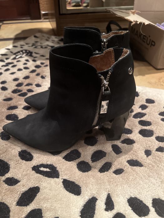 Сапожки на каблуке туфли