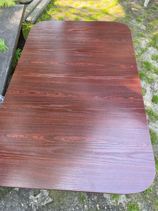 Komplet z czterema krzesłami