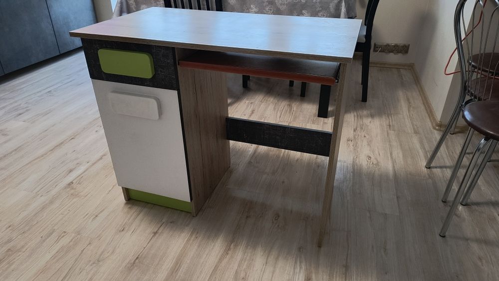 Biurko młodzierzowe