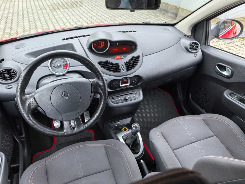 Renault Twingo RS 1.6 133km Hot hatch