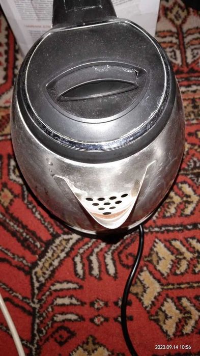 Продам срочно   электрический чайник  DELFA