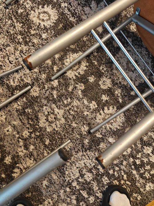 Zestaw 4 krzeseł do jadalni / kuchni - metal i drewno