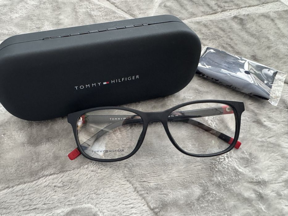 Tommy Hilfiger TH oprawki okulary nowe 1950 matowe