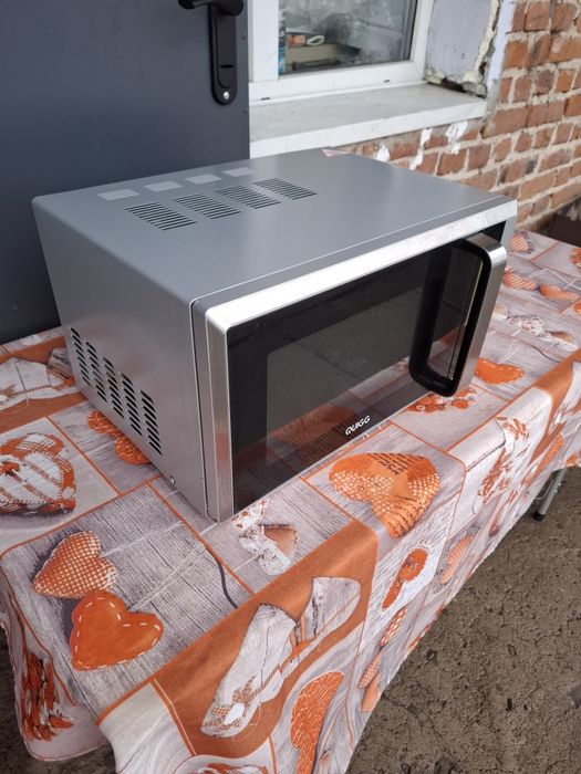 Мікрохвильова піч QUIGG