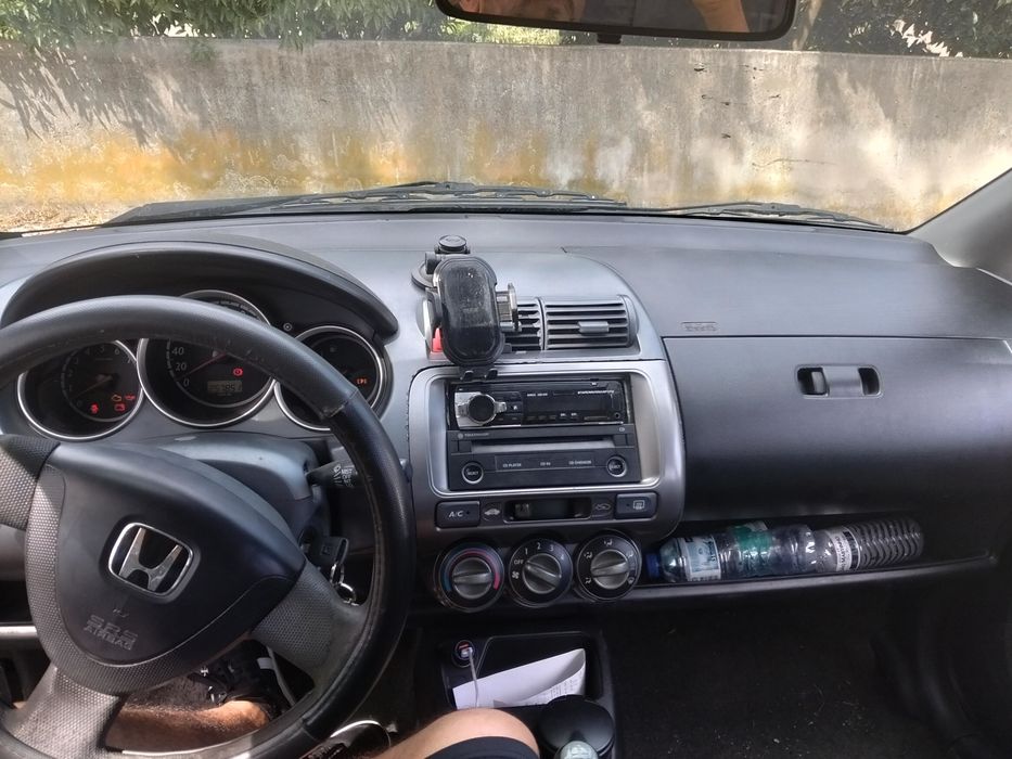 Vendo Honda jazz ano 2002 em muito bom estado 1300€