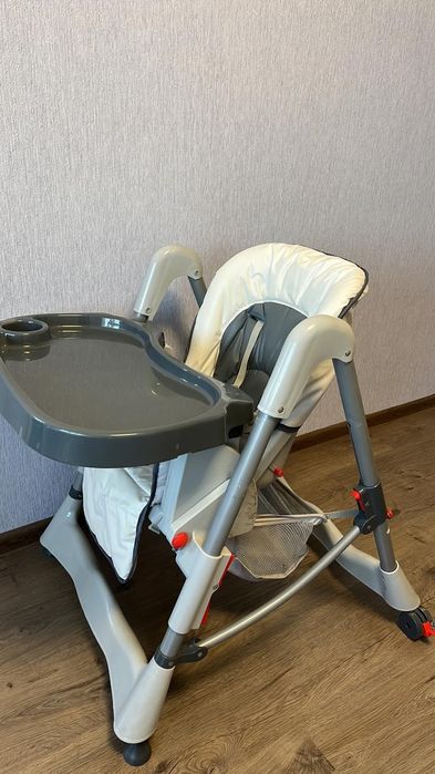 Годувальний столик CARETERO