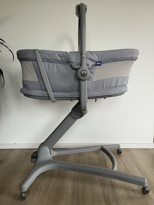 Chicco Baby Hug 4in1 z materacem i dodatkami