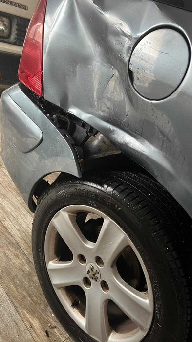 Peugeot 307 SW – Salvado (Dano Lateral)