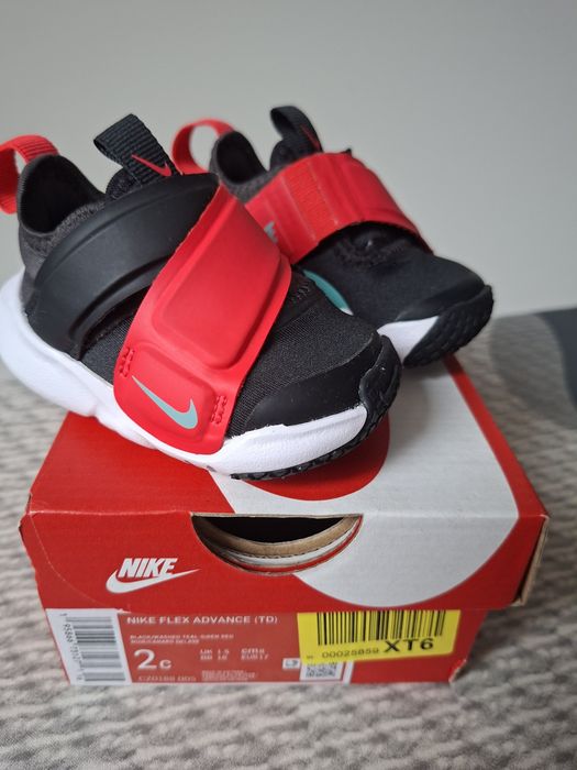Sneakersy Nike Flex Advance 17