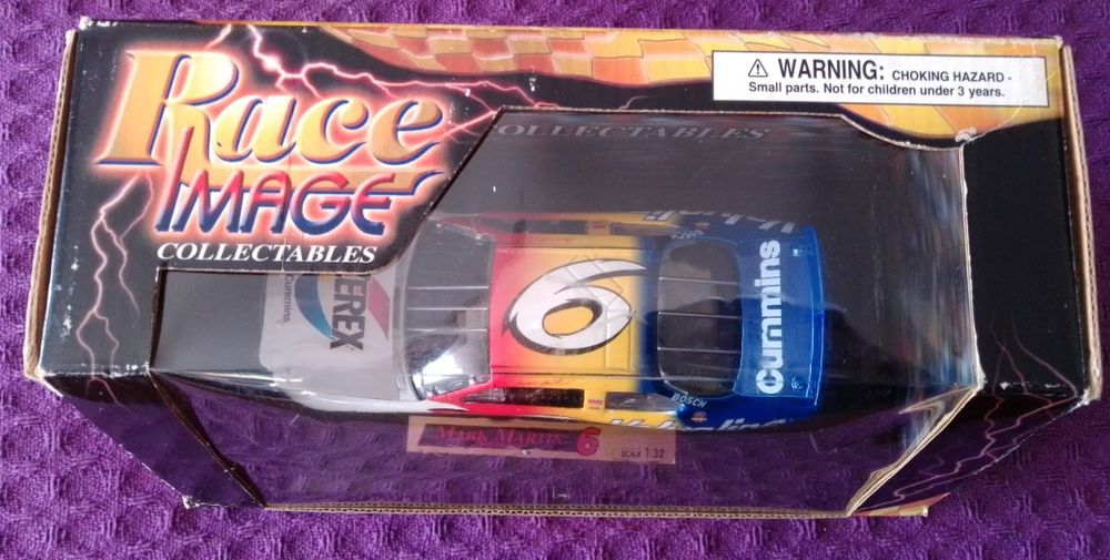 NASCAR 1:32 Mark Martin edição limitada (NOVO) #6