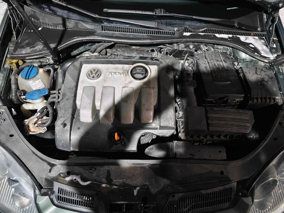 Volkswagen Golf V 2003p.