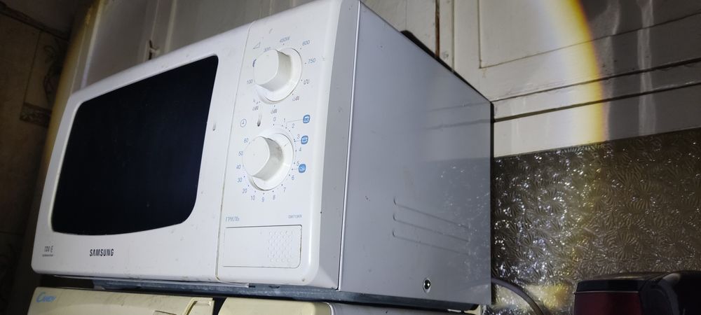 Мікроволнова піч Samsung з грілю