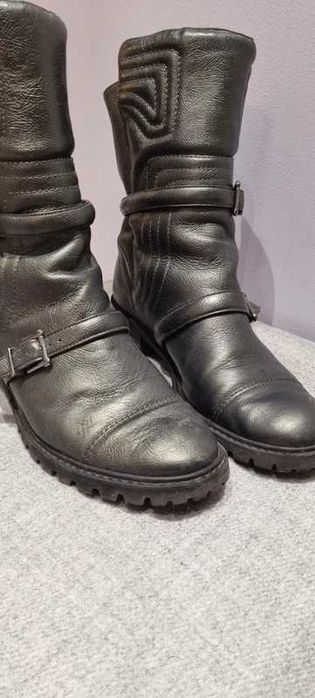 Skórzane botki z wysoką cholewką. Kazar rozm.40