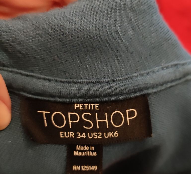 Brokatowa bluzka bez rękawów