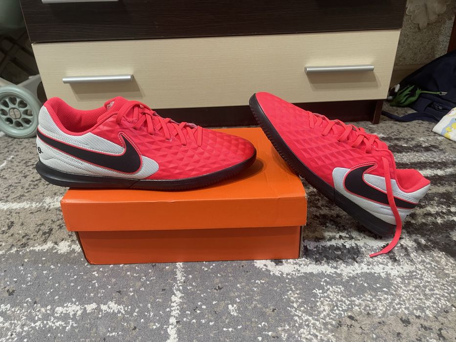 Копочки сороканожки залки Nike tiempo