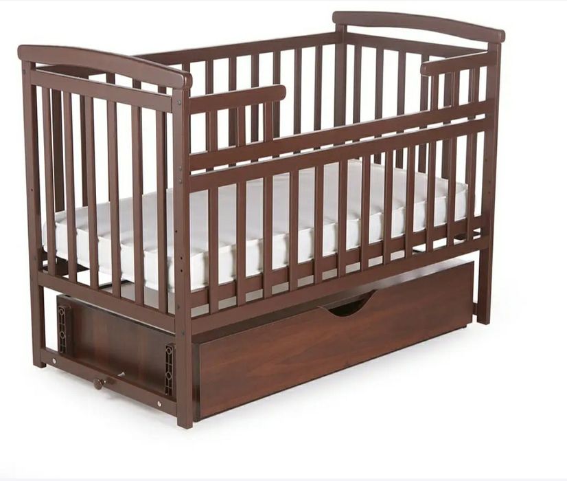 Ліжечко-трансформер 2 в 1 з висувним ящиком і маятниковим механізмом