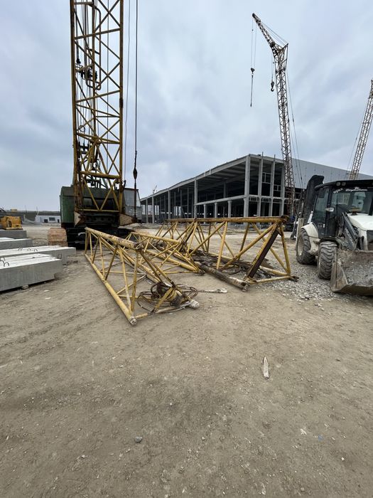 Кран гусеничний СКГ-63/100, 63 т, стріла 35.94 м, гусьок 29,04 м